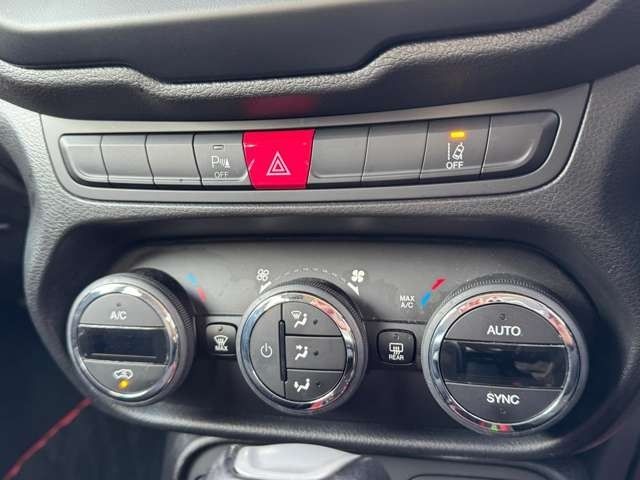 JEEP RENEGADE 4WD 2016 Image 31