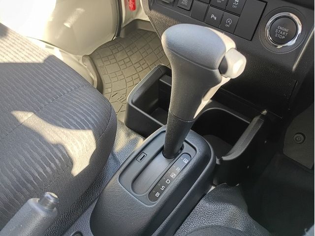 DAIHATSU HIJET TRUCK 4WD 2022 Image 31