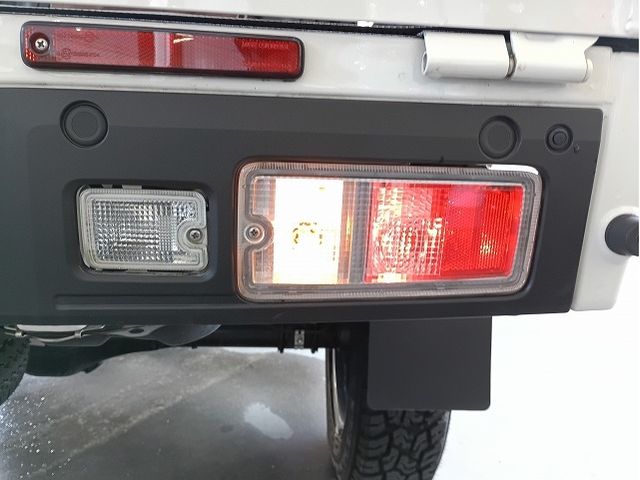 DAIHATSU HIJET TRUCK 4WD 2022 Image 31