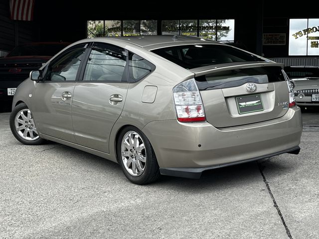 TOYOTA PRIUS 2005 Image 31