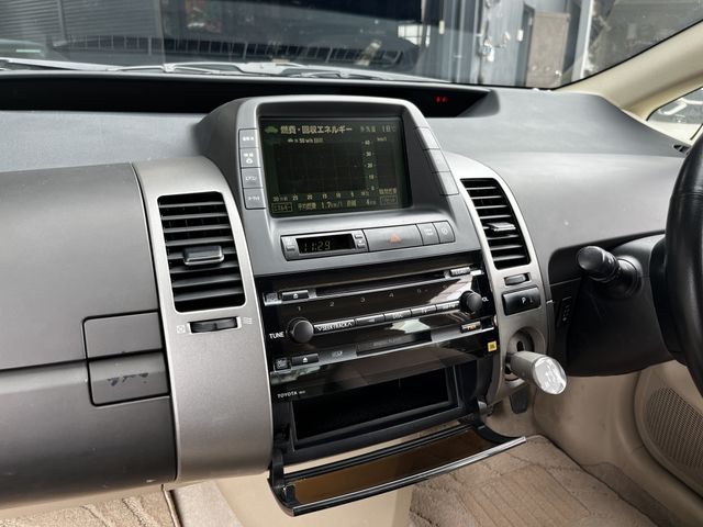 TOYOTA PRIUS 2005 Image 31