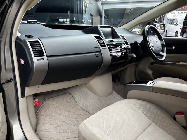 TOYOTA PRIUS 2005 Image 31