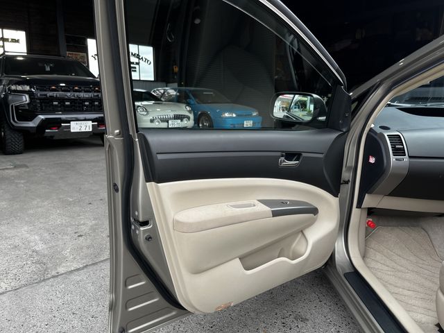 TOYOTA PRIUS 2005 Image 31