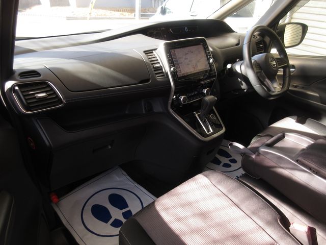 NISSAN SERENA  S-HYBRID 2017 Image 31