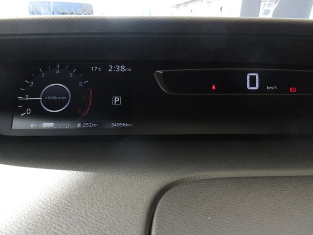 NISSAN SERENA  S-HYBRID 2017 Image 31