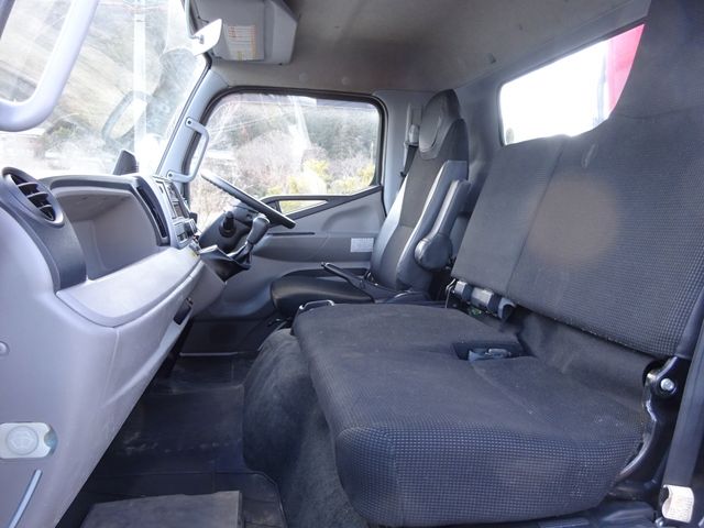 MITSUBISHI CANTER 2019 Image 31