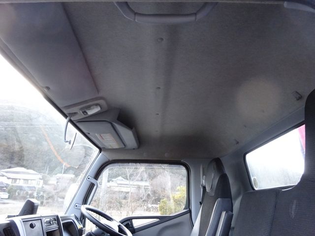 MITSUBISHI CANTER 2019 Image 31