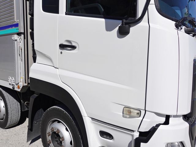 NISSAN DIESEL QUON 2017 Image 31