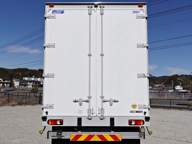 NISSAN DIESEL QUON 2017 Image 31