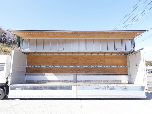 NISSAN DIESEL QUON 2017 Image 31