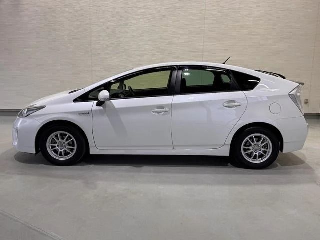 TOYOTA PRIUS 2012 Image 31