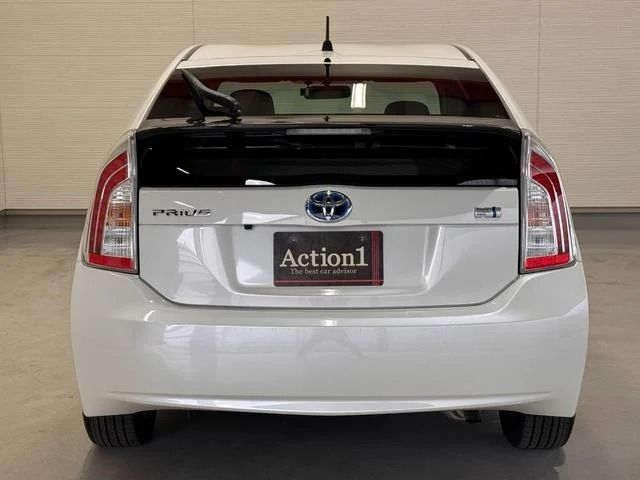 TOYOTA PRIUS 2012 Image 31