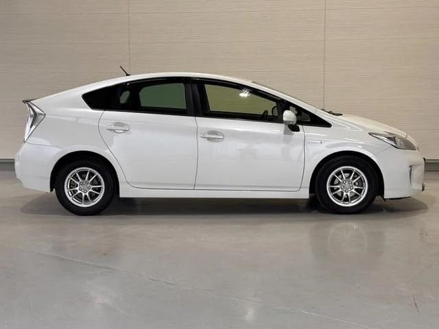 TOYOTA PRIUS 2012 Image 31
