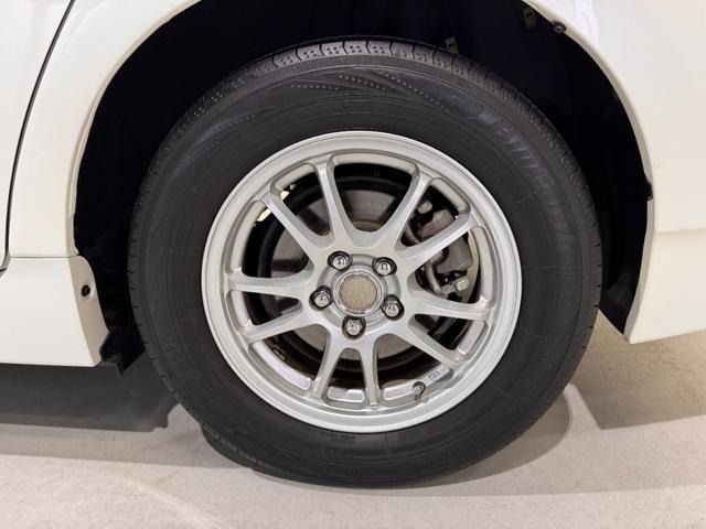 TOYOTA PRIUS 2012 Image 31