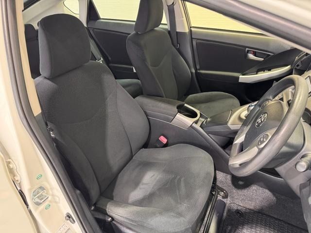 TOYOTA PRIUS 2012 Image 31