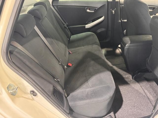 TOYOTA PRIUS 2012 Image 31