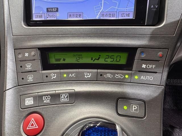 TOYOTA PRIUS 2012 Image 31