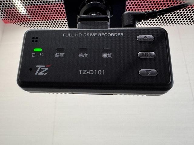 TOYOTA PRIUS 2012 Image 31