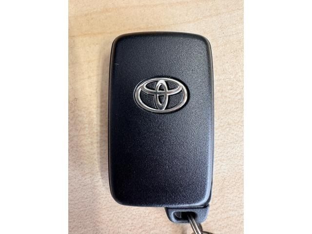 TOYOTA PRIUS 2012 Image 31