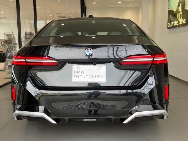 BMW 5SERIES SEDAN 2025 Image 31