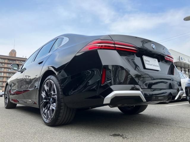 BMW 5SERIES SEDAN 2025 Image 31