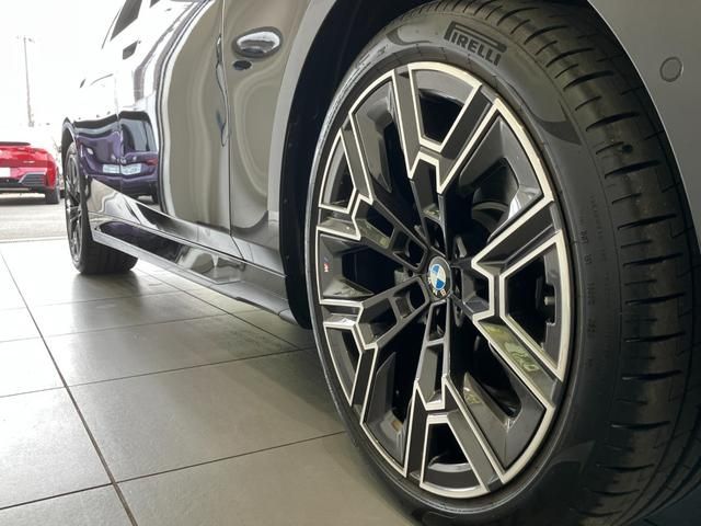 BMW 5SERIES SEDAN 2025 Image 31