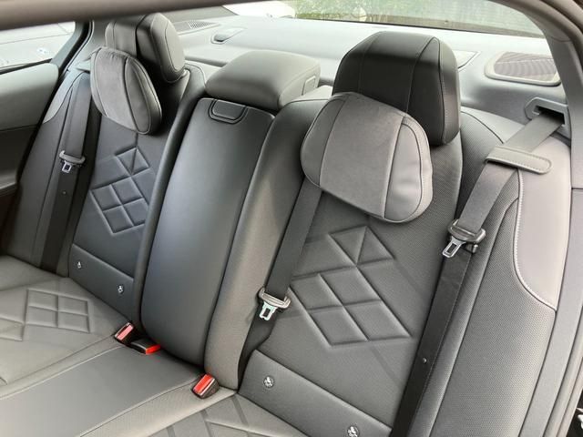 BMW 5SERIES SEDAN 2025 Image 31