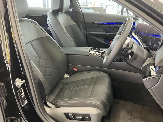 BMW 5SERIES SEDAN 2025 Image 31