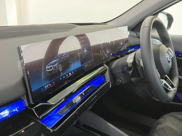 BMW 5SERIES SEDAN 2025 Image 31