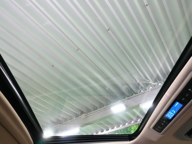 TOYOTA ALPHARD HYBRID 4WD 2015 Image 31