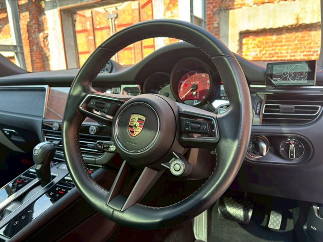 PORSCHE MACAN 2023 Image 31