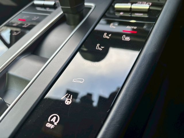 PORSCHE MACAN 2023 Image 31