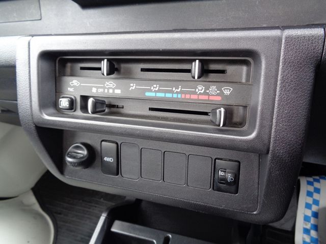 DAIHATSU HIJET TRUCK 4WD 2019 Image 31