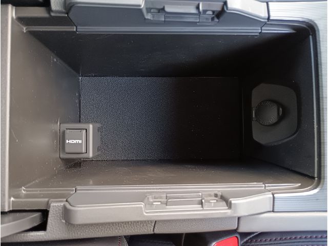 TOYOTA HARRIER PHEV 2023 Image 31