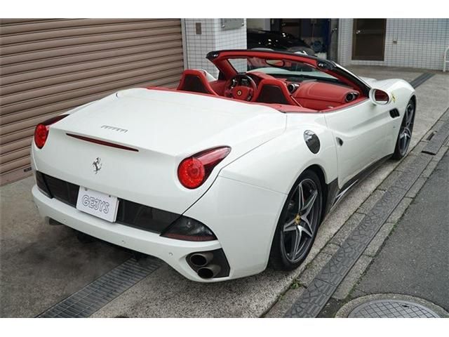 FERRARI CALIFORNIA 3 2013 Image 31