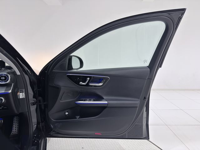 MERCEDES BENZ C CLAS 2023 Image 31
