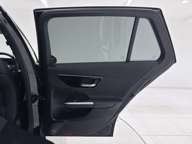 MERCEDES BENZ C CLAS 2023 Image 31