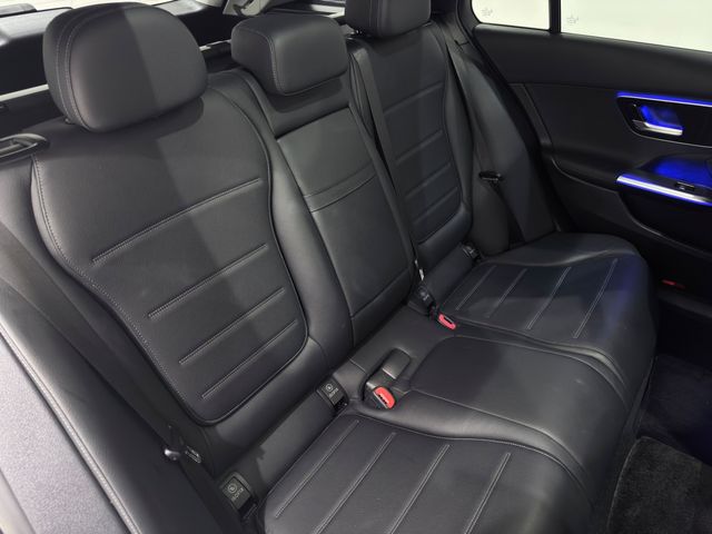 MERCEDES BENZ C CLAS 2023 Image 31