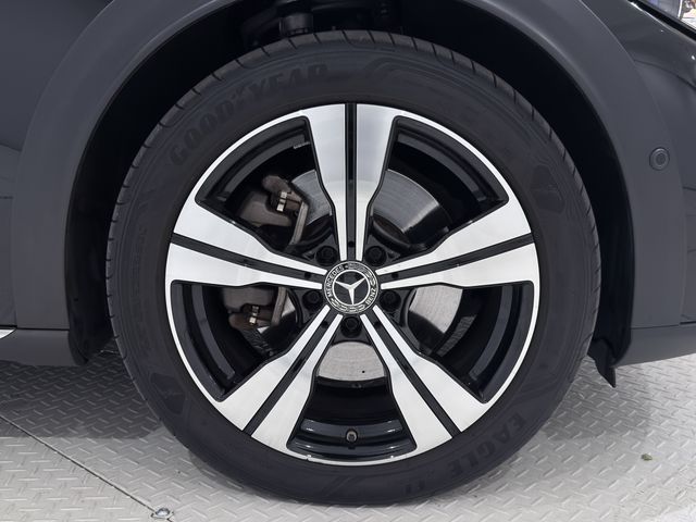 MERCEDES BENZ C CLAS 2023 Image 31