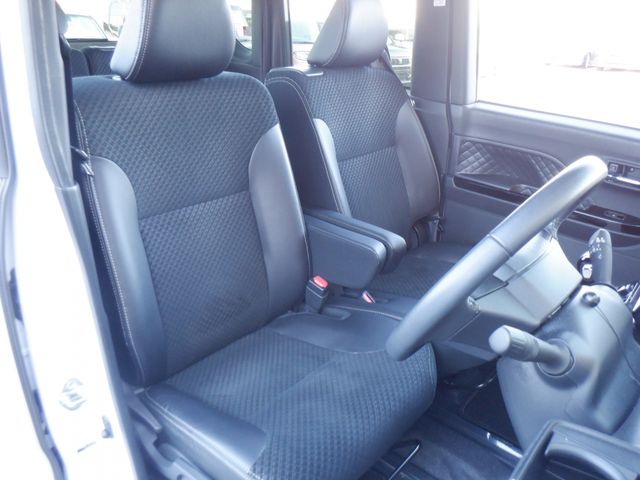 DAIHATSU TANTO CUSTOM 2021 Image 31