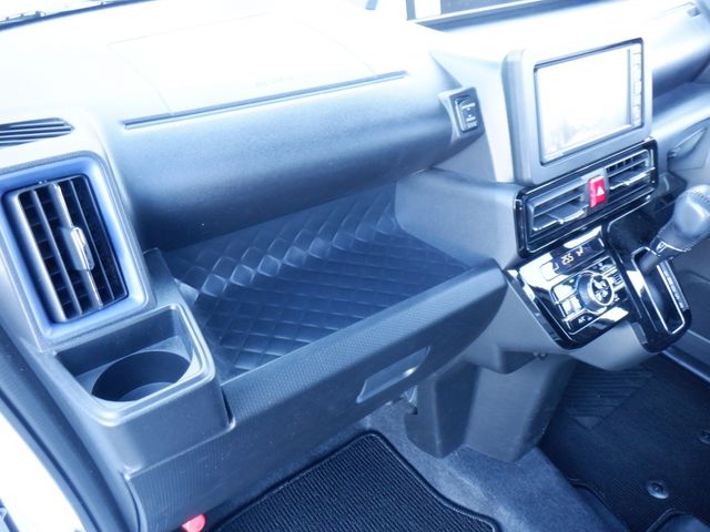 DAIHATSU TANTO CUSTOM 2021 Image 31