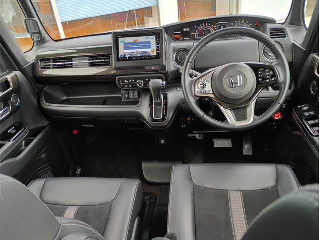 HONDA N BOX CUSTOM 2020 Image 31