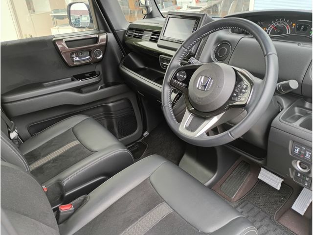 HONDA N BOX CUSTOM 2020 Image 31