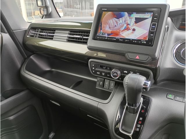 HONDA N BOX CUSTOM 2020 Image 31