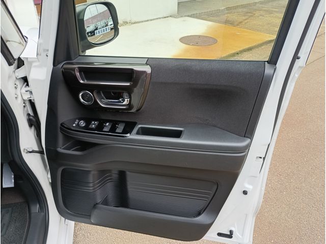 HONDA N BOX CUSTOM 2020 Image 31