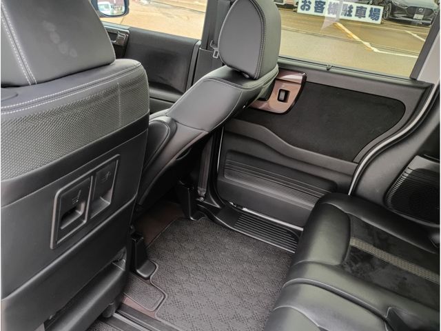 HONDA N BOX CUSTOM 2020 Image 31