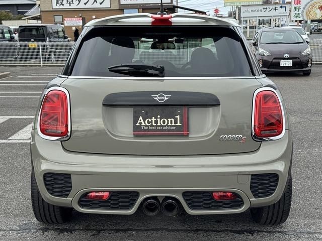 BMW MINI COOPER S 5DOOR 2018 Image 31