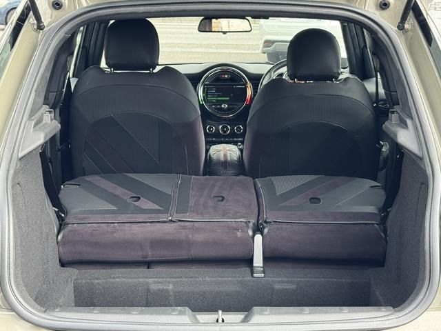 BMW MINI COOPER S 5DOOR 2018 Image 31