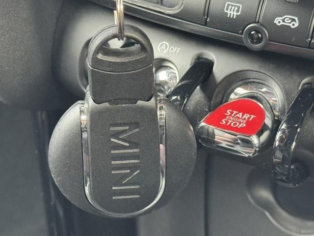 BMW MINI COOPER S 5DOOR 2018 Image 31