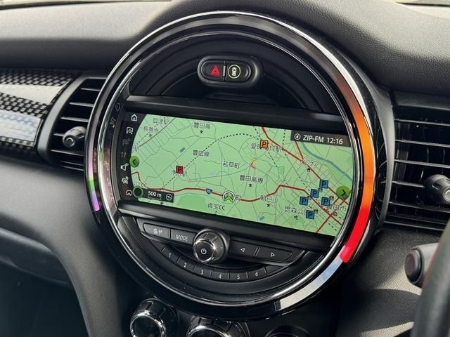 BMW MINI COOPER S 5DOOR 2018 Image 31